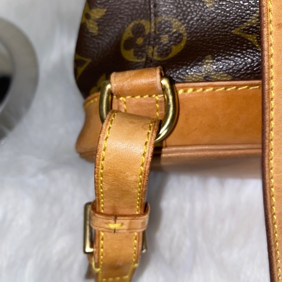 Louis Vuitton Monogram Montsouris Backpack preowned authentic - Picture 12 of 16